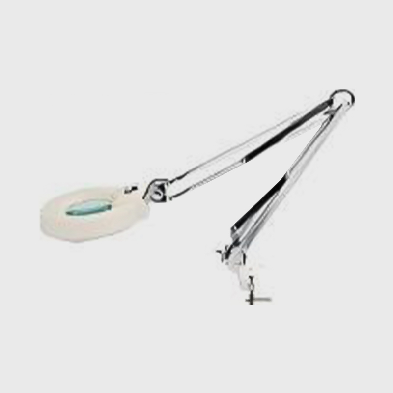 Lupe zur Inspektion medizinischer Instrumente